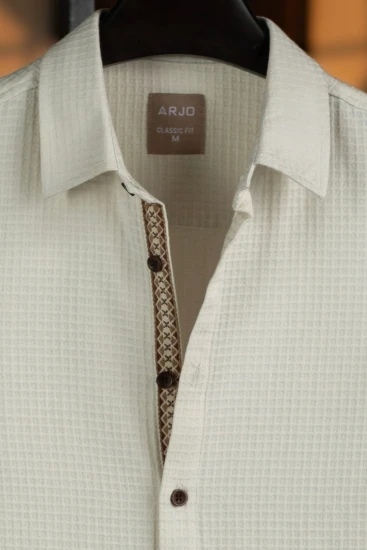 Off-white Grid Textured Half Sleeve Shirt
