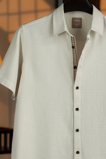 Off-white Grid Textured Half Sleeve Shirt